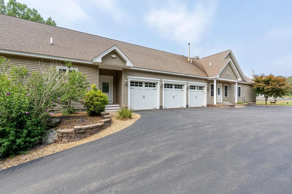 107 Litchfield Road Londonderry NH 03053