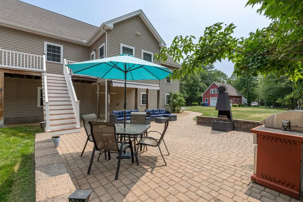 107 Litchfield Road Londonderry NH 03053