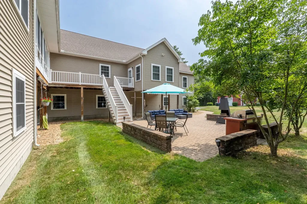 107 Litchfield Road Londonderry NH 03053