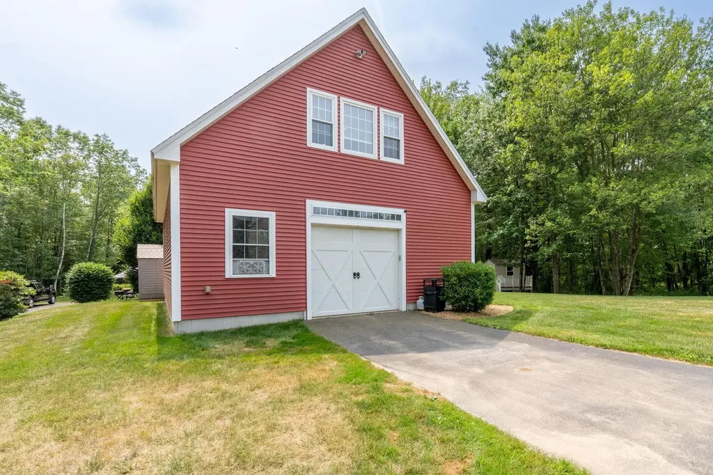 107 Litchfield Road Londonderry NH 03053