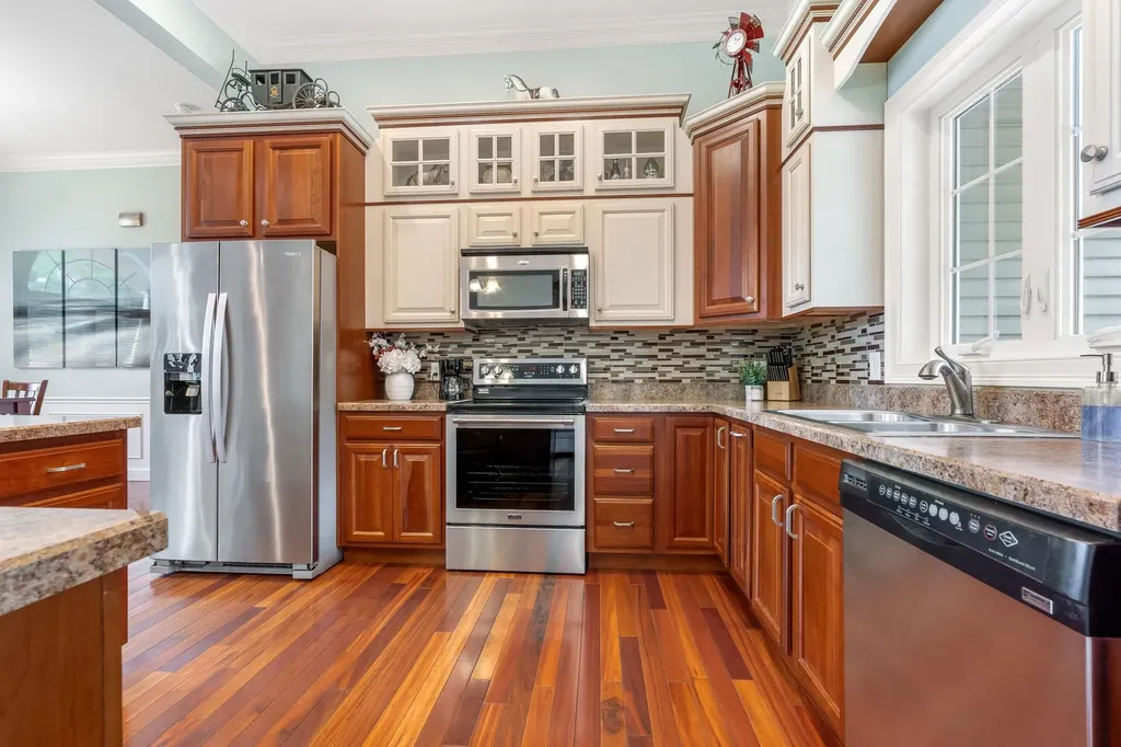 107 Litchfield Road Londonderry NH 03053