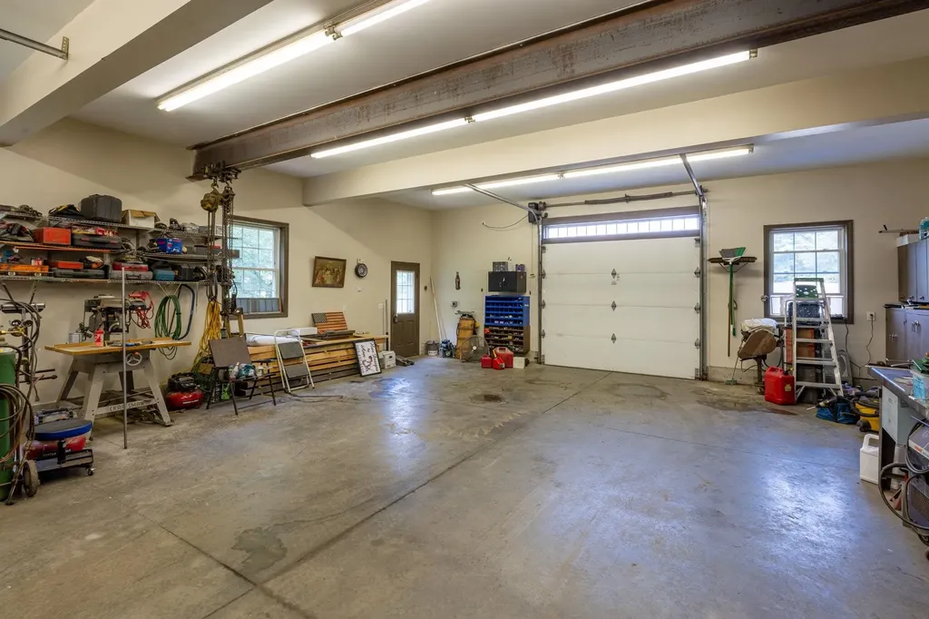 107 Litchfield Road Londonderry NH 03053