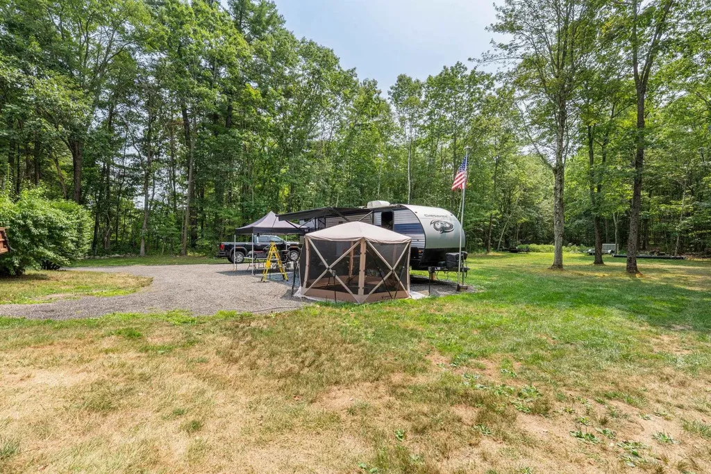 107 Litchfield Road Londonderry NH 03053