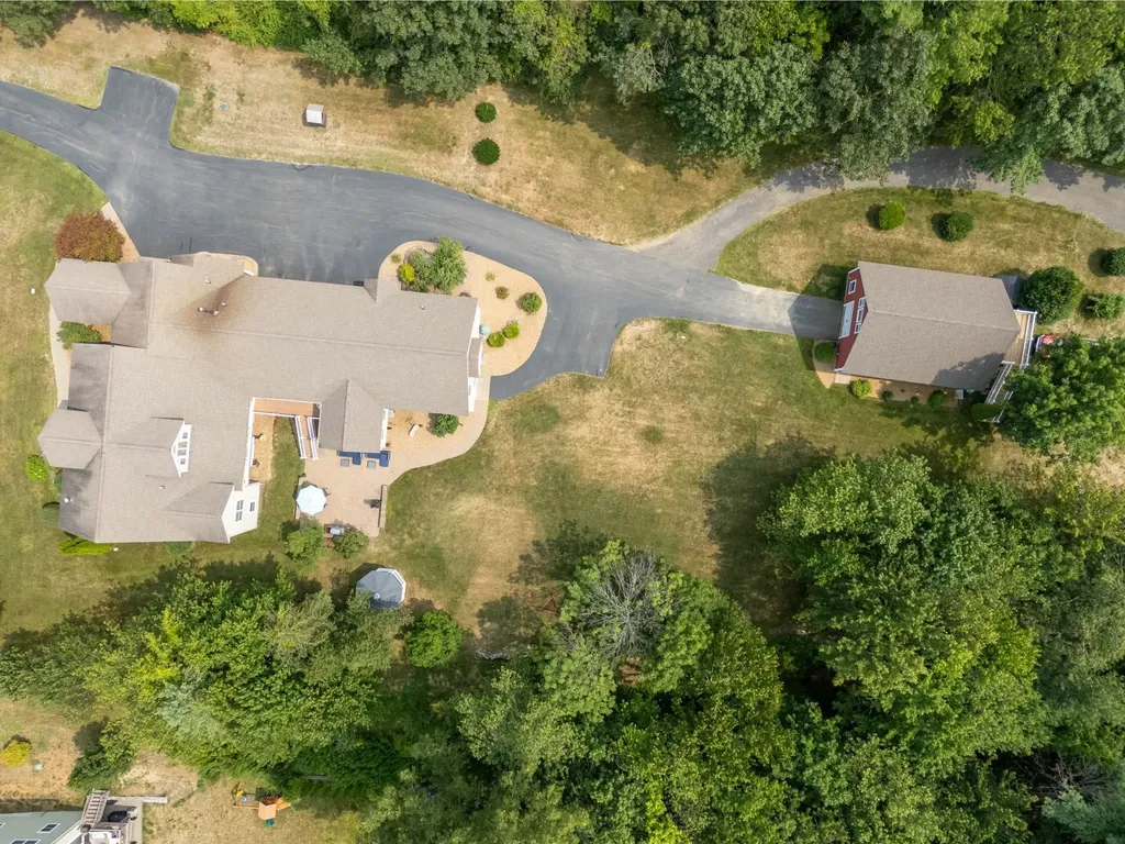 107 Litchfield Road Londonderry NH 03053