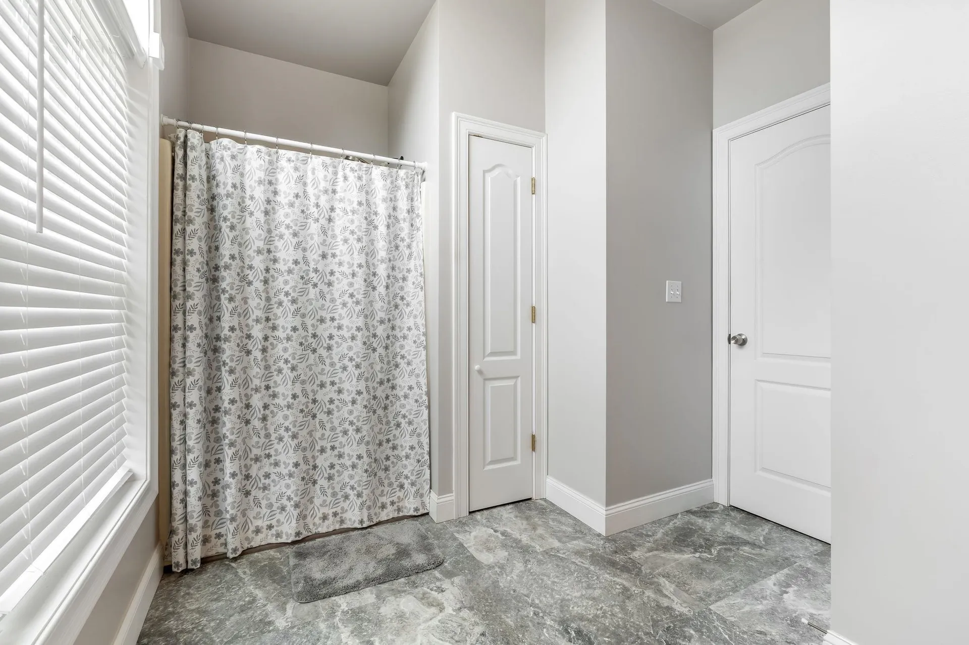 107 Litchfield Road Londonderry NH 03053