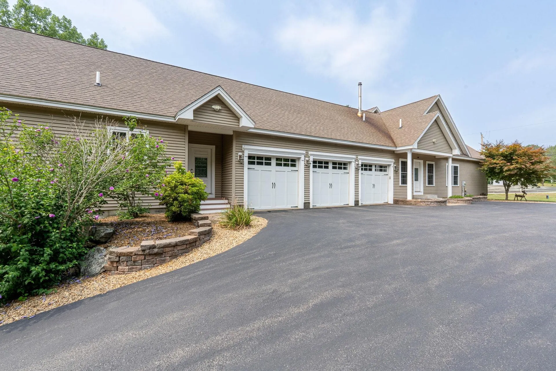 107 Litchfield Road Londonderry NH 03053