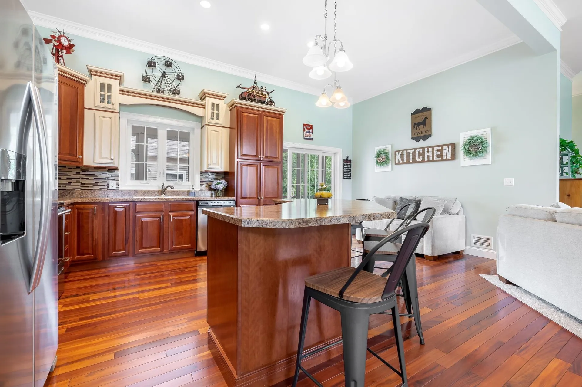 107 Litchfield Road Londonderry NH 03053