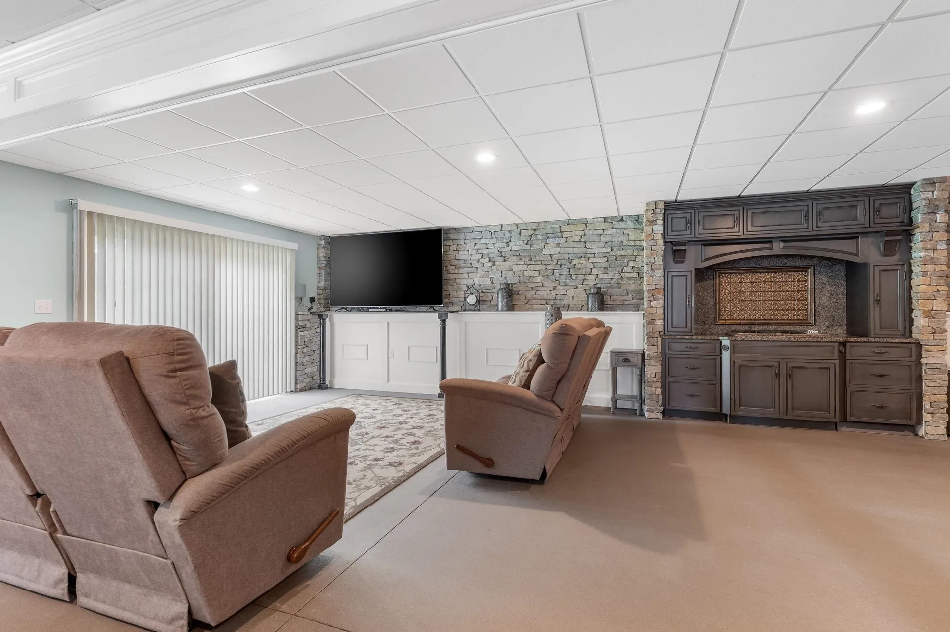 107 Litchfield Road Londonderry NH 03053