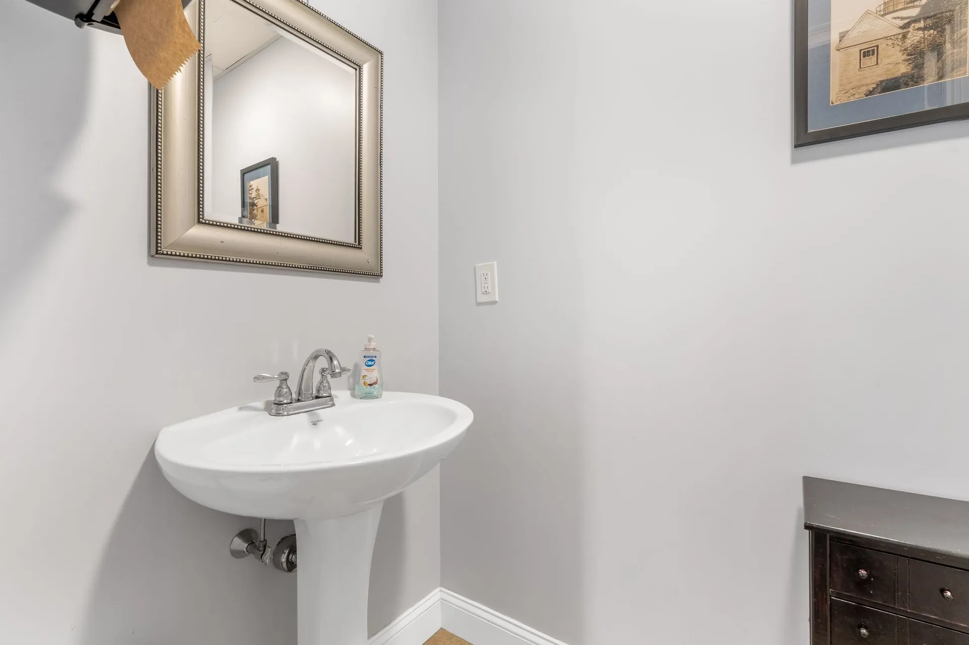 107 Litchfield Road Londonderry NH 03053