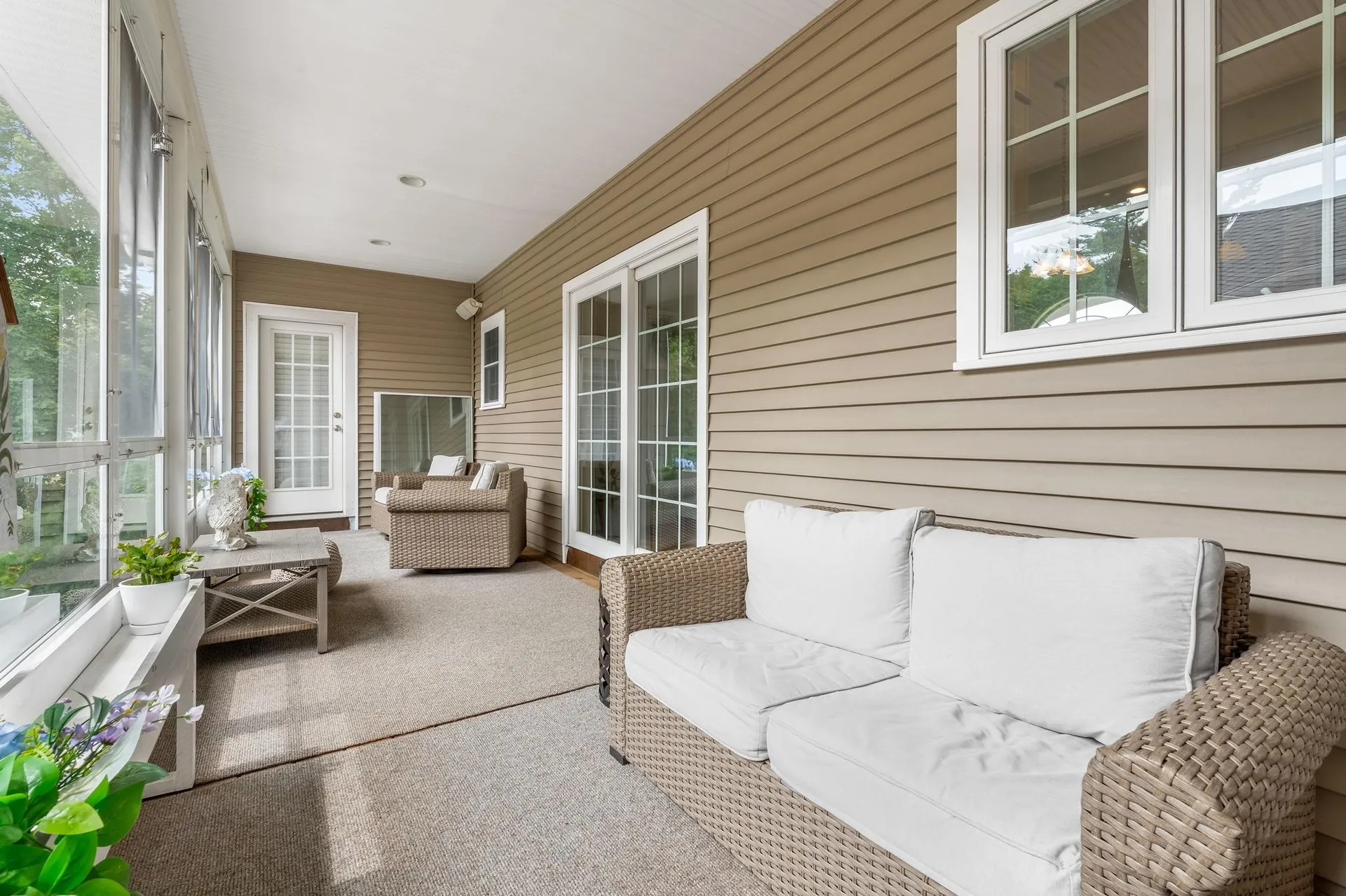 107 Litchfield Road Londonderry NH 03053