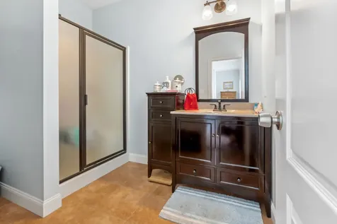 107 Litchfield Road Londonderry NH 03053