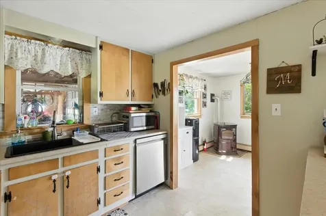 183 County Road Lincoln VT 05443