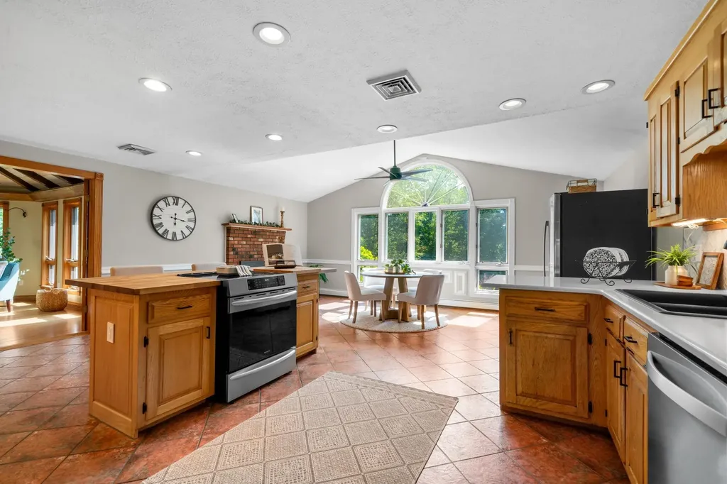 88 Marblehead Road Windham NH 03087