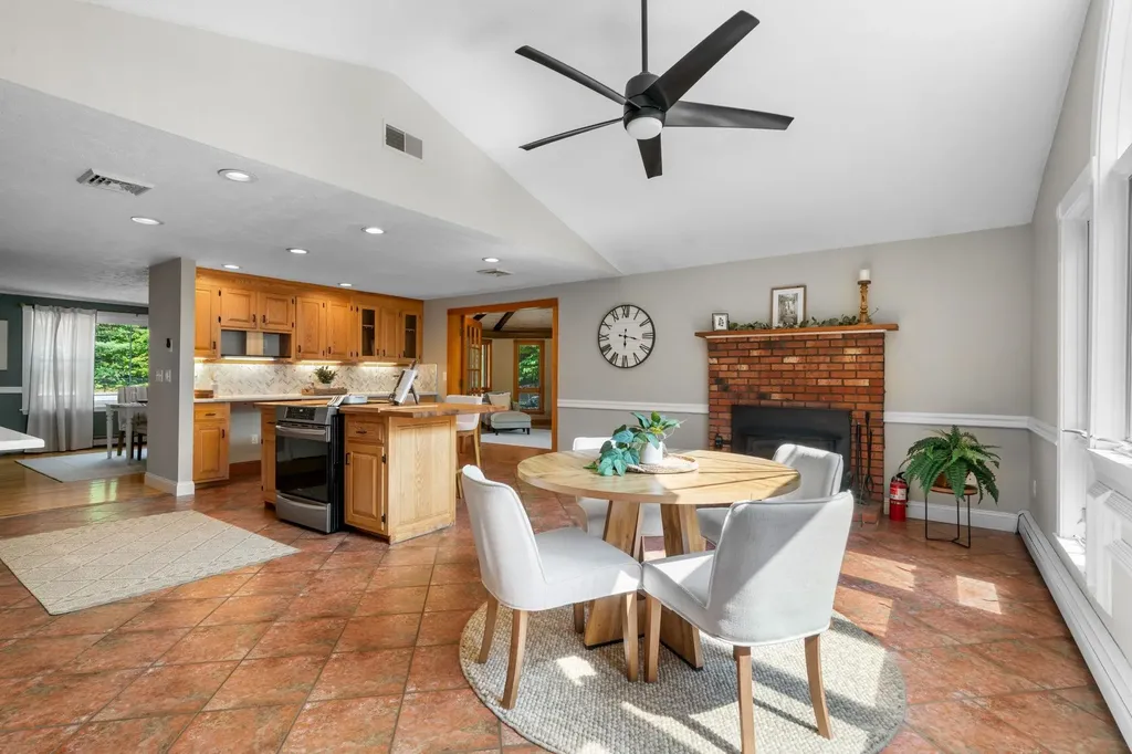88 Marblehead Road Windham NH 03087