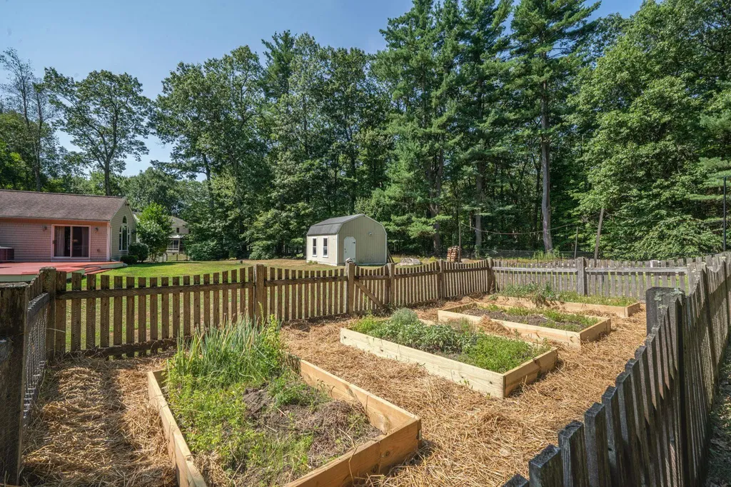 88 Marblehead Road Windham NH 03087