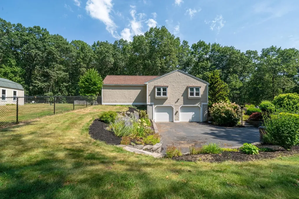 88 Marblehead Road Windham NH 03087