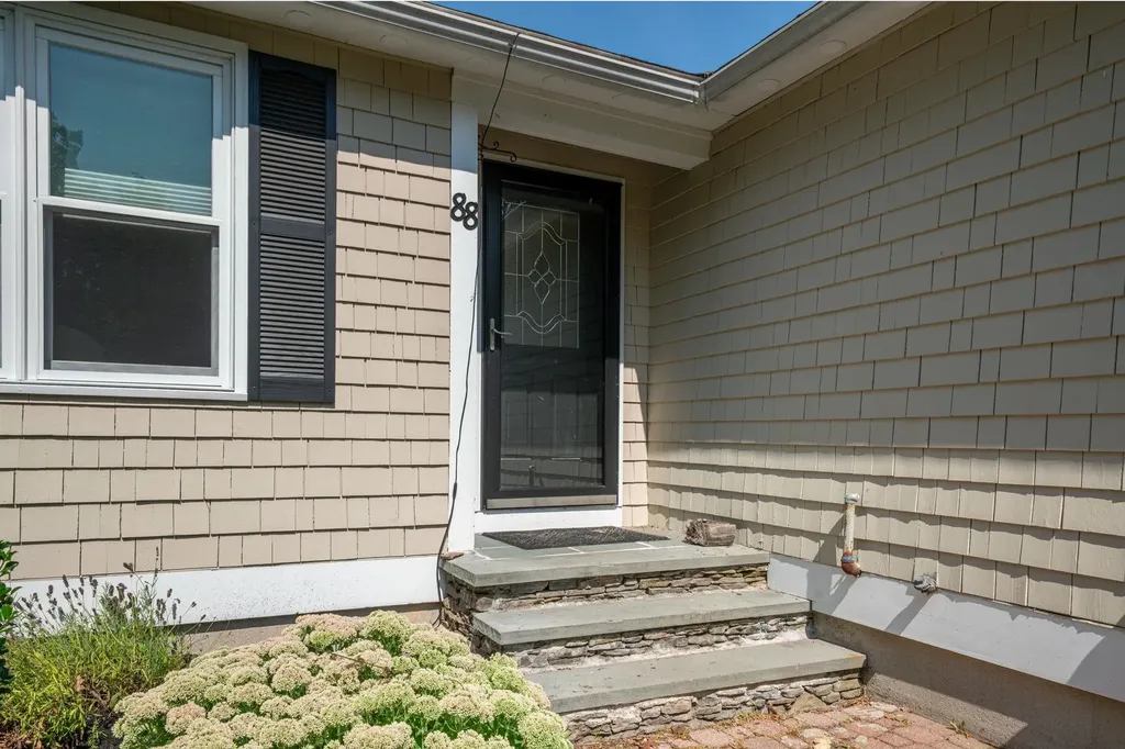 88 Marblehead Road Windham NH 03087
