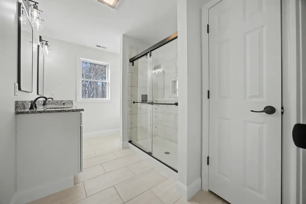 103 Rockingham Road Londonderry NH 03053