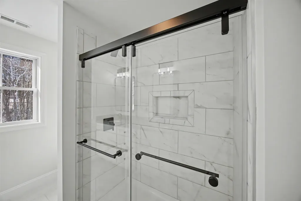 103 Rockingham Road Londonderry NH 03053