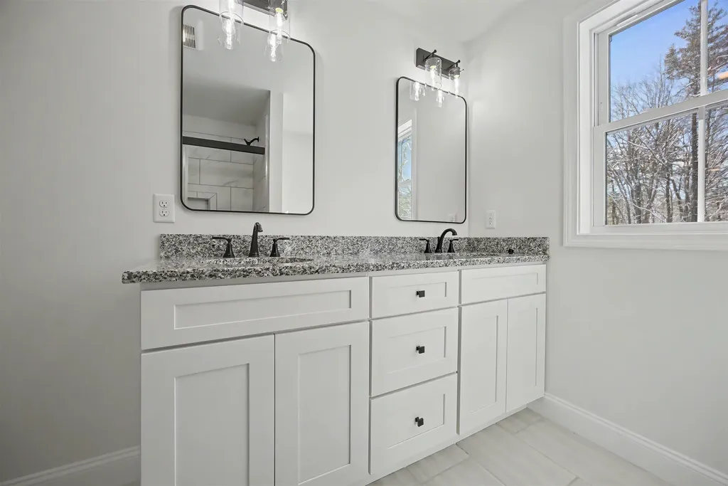 103 Rockingham Road Londonderry NH 03053