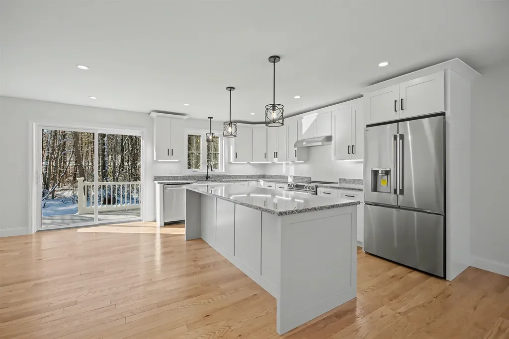 103 Rockingham Road Londonderry NH 03053