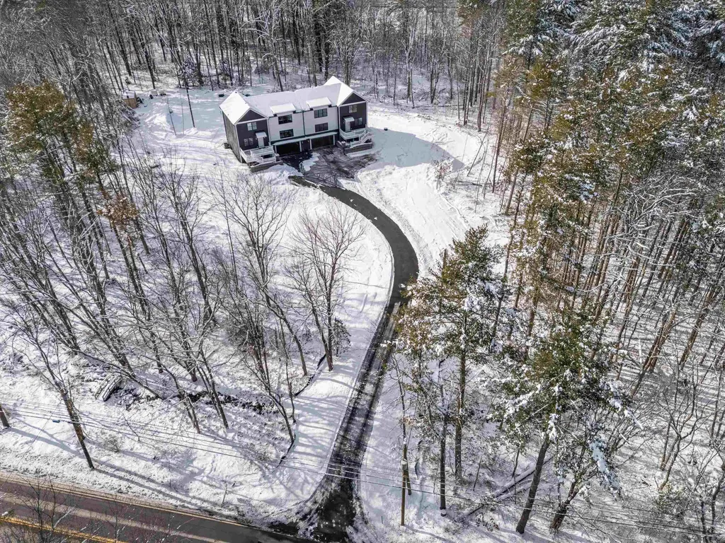 103 Rockingham Road Londonderry NH 03053