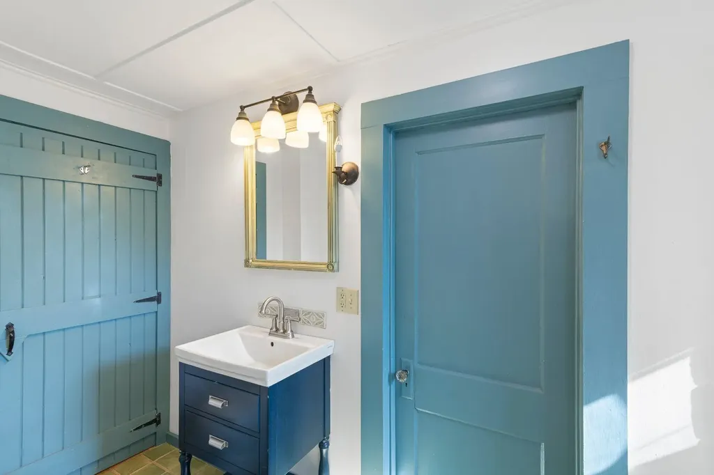 64 Main Street Putney VT 05346