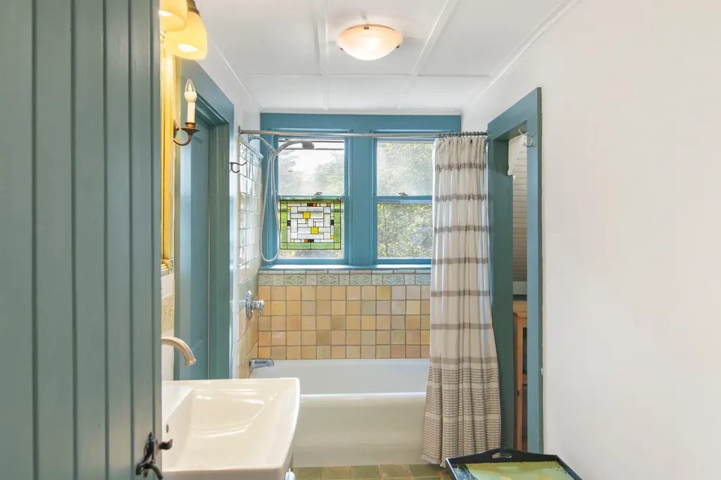 64 Main Street Putney VT 05346
