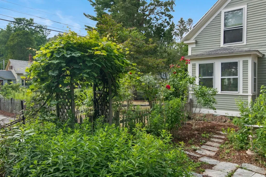 64 Main Street Putney VT 05346