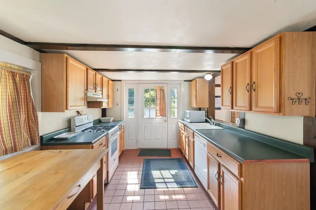 64 Main Street Putney VT 05346