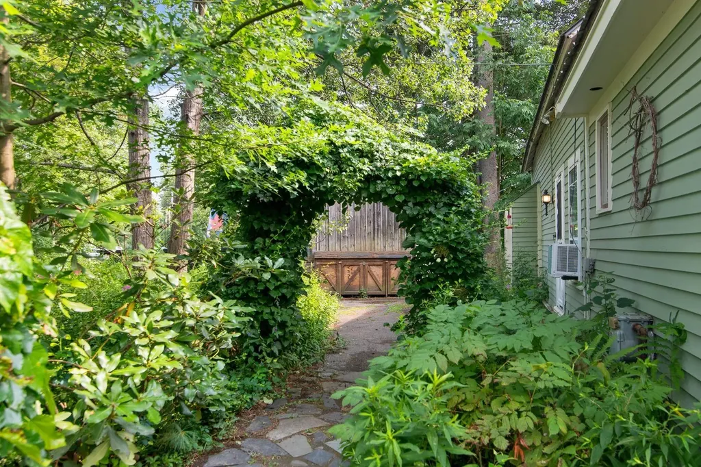 64 Main Street Putney VT 05346