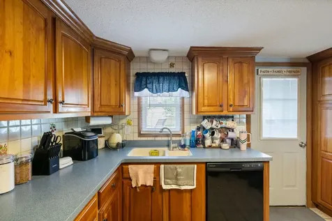 8 Chesley Avenue Somersworth NH 03878