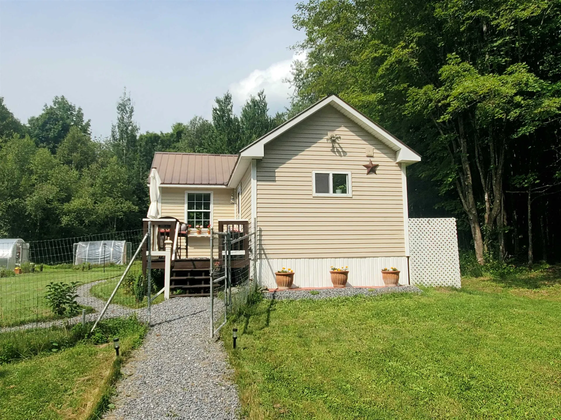 Albany VT, 335 South Albany Road