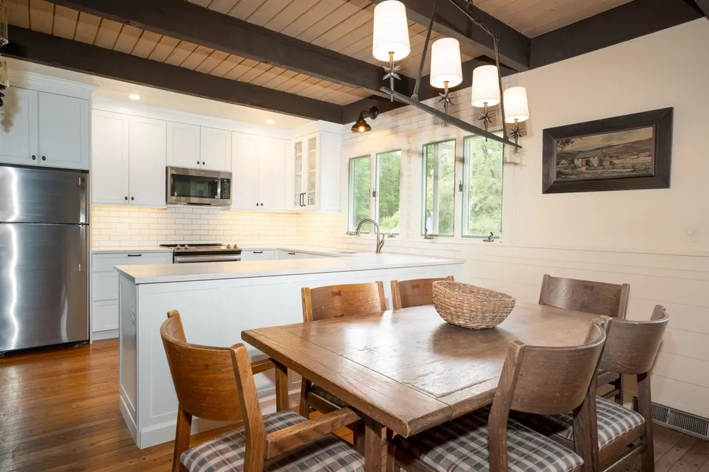 35 Glendon Hill Road Winhall VT 05340