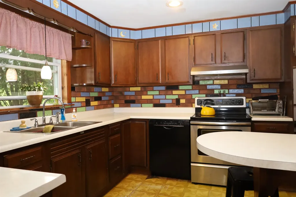 133 Barker Avenue St. Johnsbury VT 05819