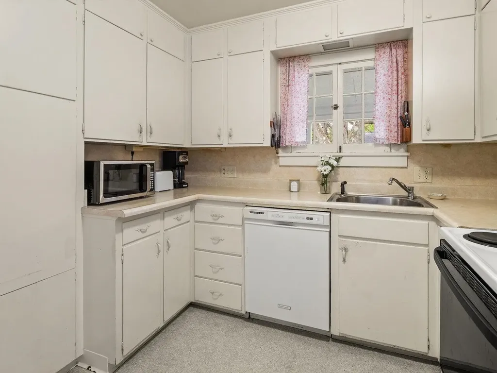 60 Bilodeau Court Burlington VT 05401