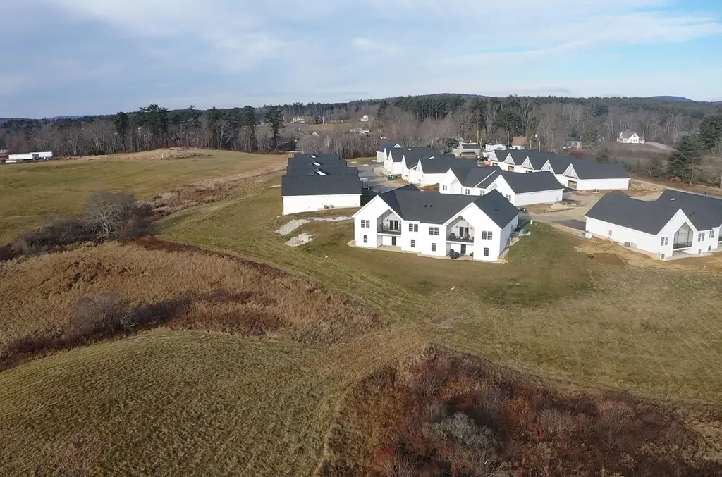 13 Brook Circle Northwood NH 03261