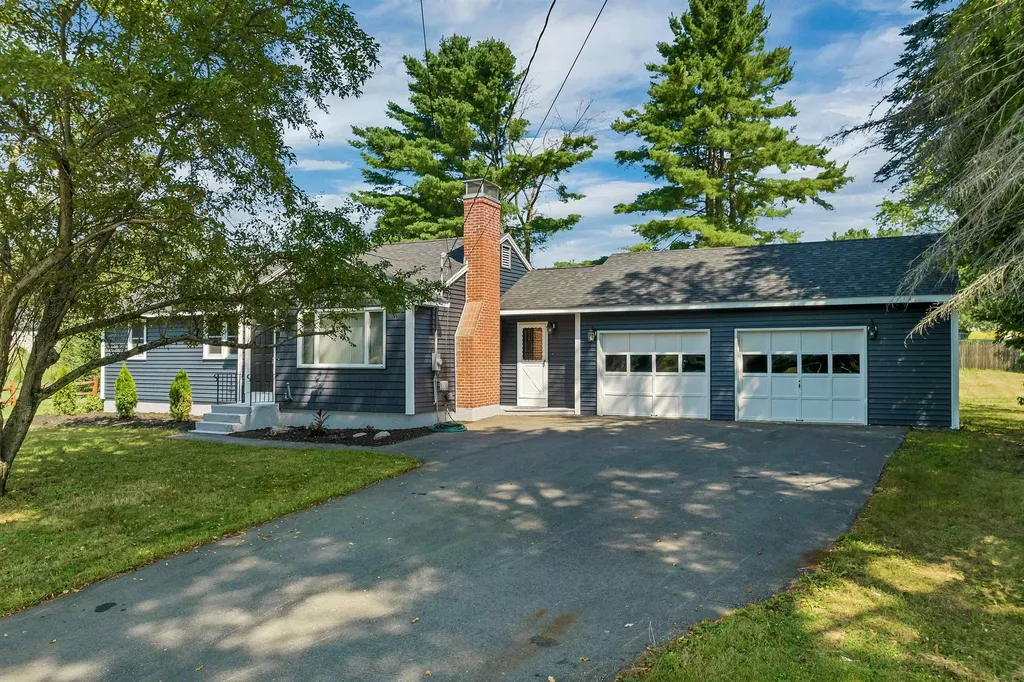 20 Elizabeth Terrace Laconia NH 03246