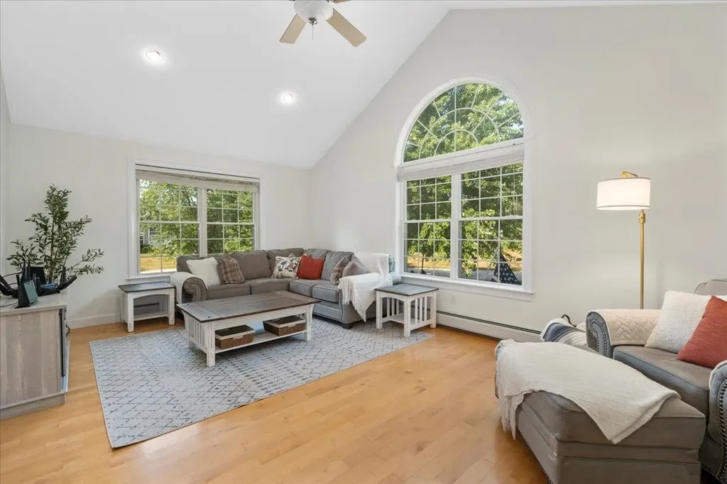 27 Brushwood Drive Concord NH 03301