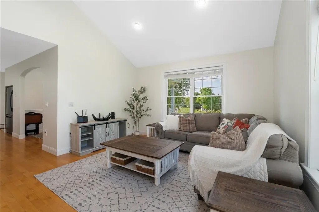 27 Brushwood Drive Concord NH 03301