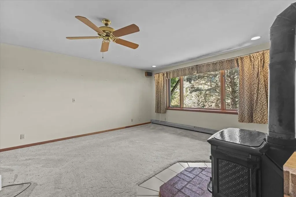 71 Moccasin Avenue Grand Isle VT 05458