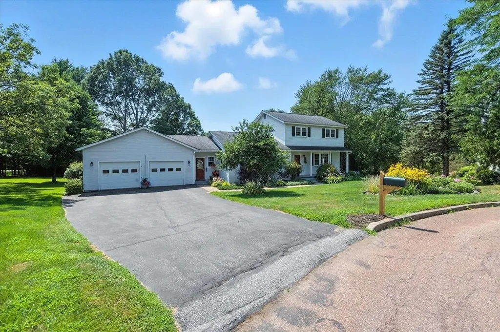 90 Palmer Court Williston VT 05495