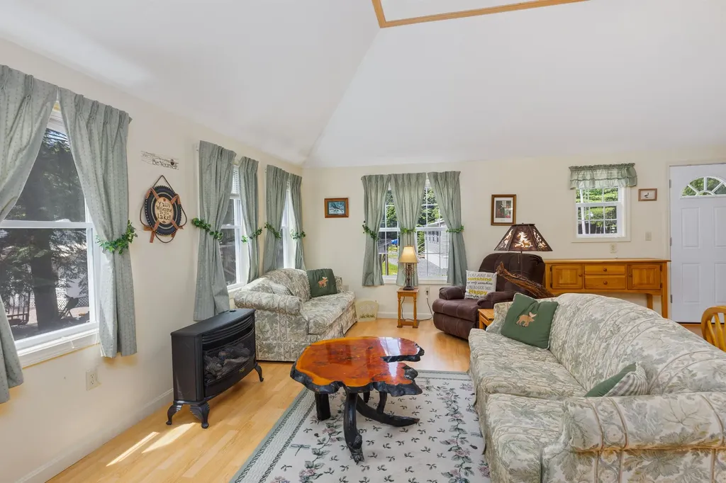 257 Lakeside Drive Fitzwilliam NH 03447