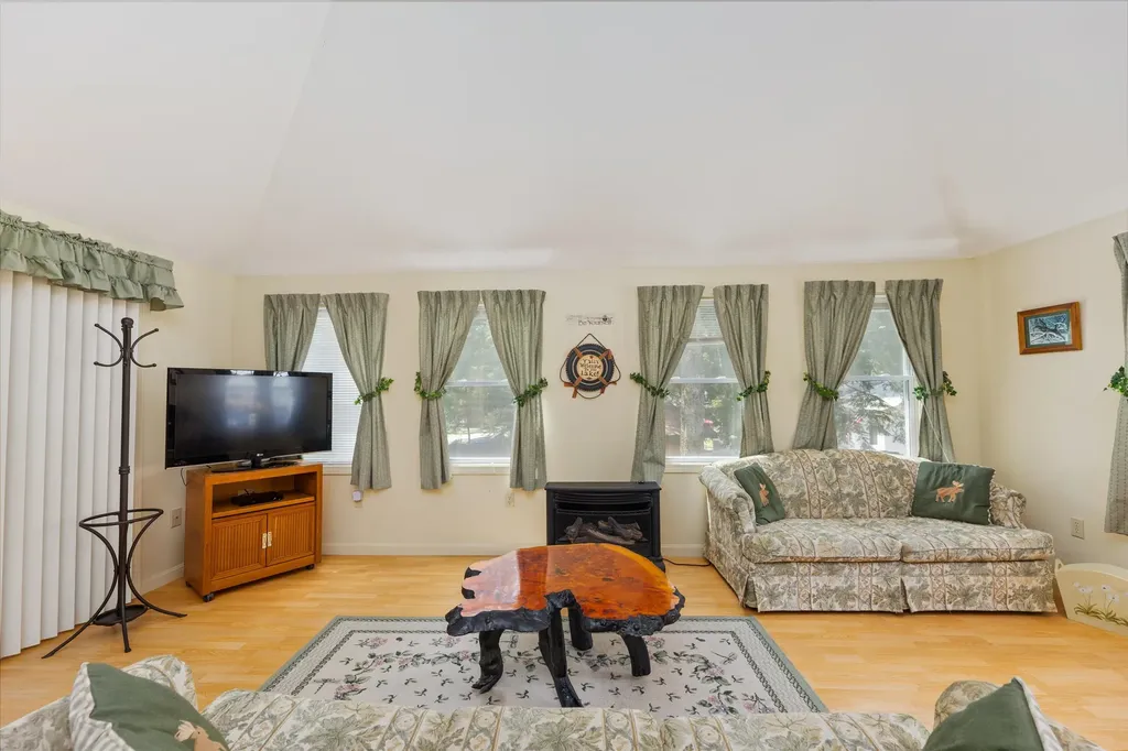 257 Lakeside Drive Fitzwilliam NH 03447