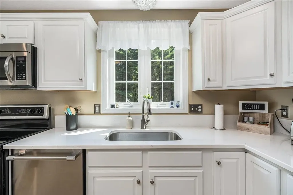 155 Wallace Road Bedford NH 03110