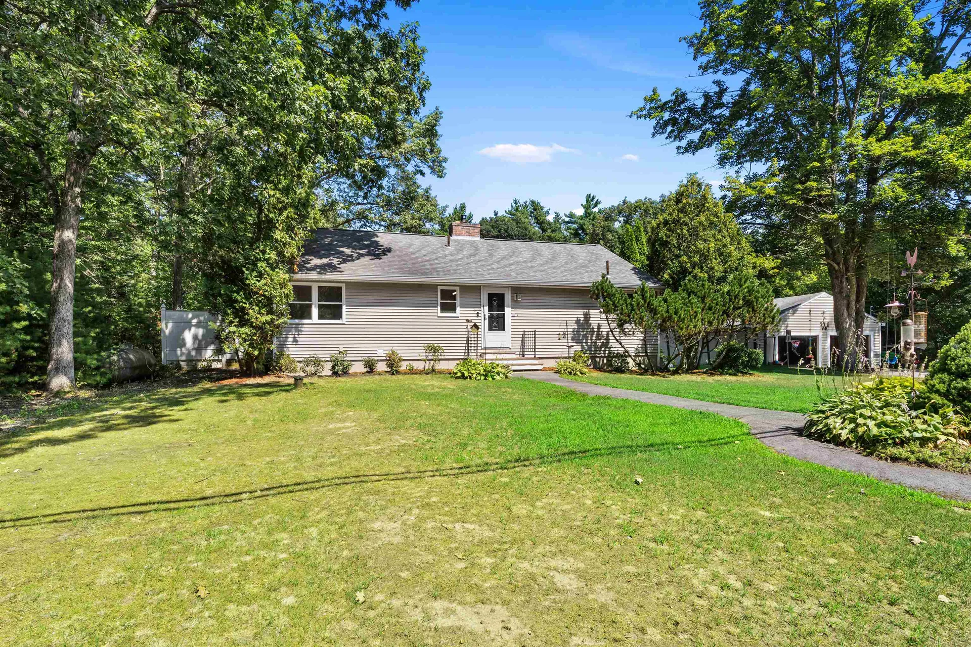 32 Robyn Avenue Litchfield NH 03052