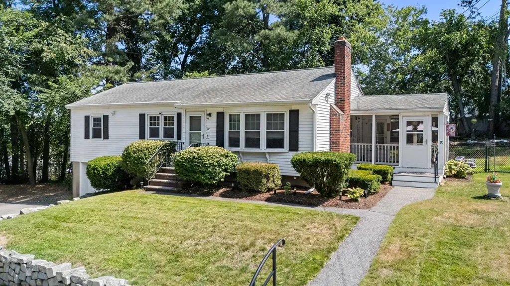 10 Hillcrest Road Salem NH 03079