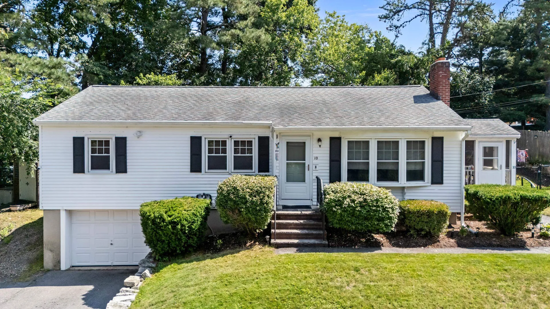 10 Hillcrest Road Salem NH 03079