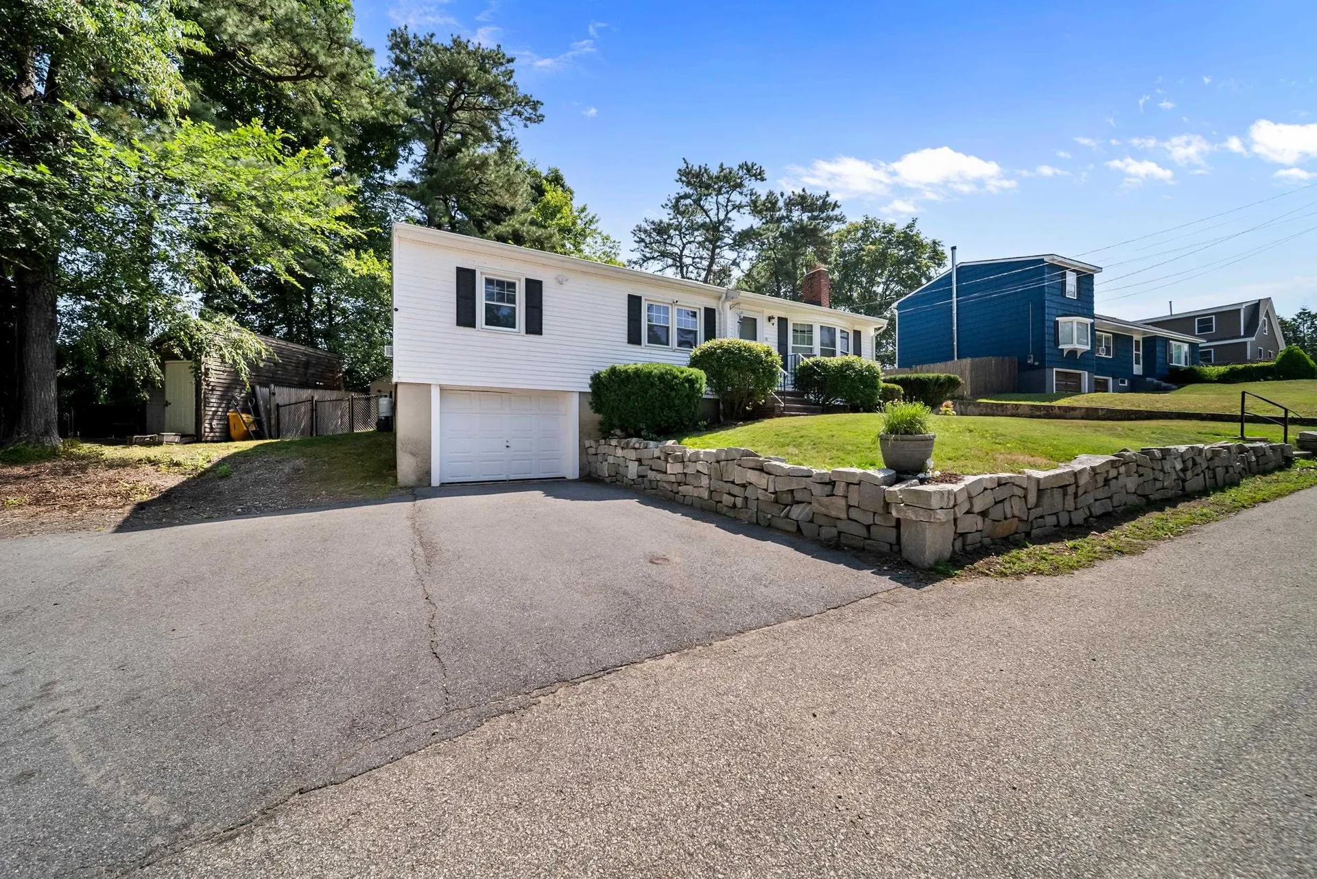 10 Hillcrest Road Salem NH 03079