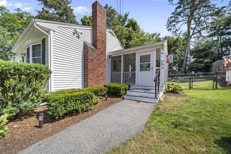 10 Hillcrest Road Salem NH 03079